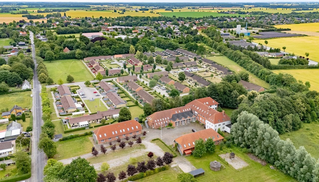 Syddan-Hoejskolen-12-drone.jpg